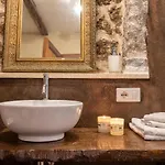 Διαμέρισμα Esclusiva Dimora Storica Nel Cuore Del Borgo Medievale---- Exclusive Historical House Inside The Medieval Village *
