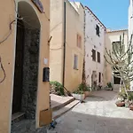 Esclusiva Dimora Storica Nel Cuore Del Borgo Medievale---- Exclusive Historical House Inside The Medieval Village Διαμέρισμα
