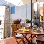 Esclusiva Dimora Storica Nel Cuore Del Borgo Medievale---- Exclusive Historical House Inside The Medieval Village Castelsardo