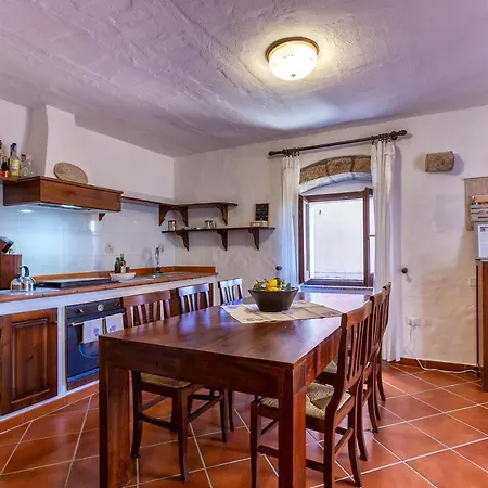 Esclusiva Dimora Storica Nel Cuore Del Borgo Medievale---- Exclusive Historical House Inside The Medieval Village Lejlighed *