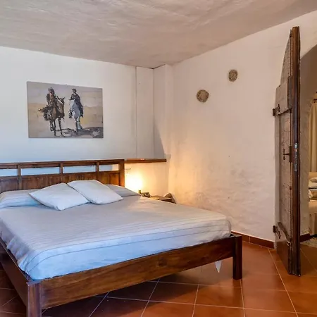 Esclusiva Dimora Storica Nel Cuore Del Borgo Medievale---- Exclusive Historical House Inside The Medieval Village