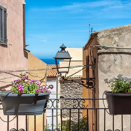 Lejlighed Esclusiva Dimora Storica Nel Cuore Del Borgo Medievale---- Exclusive Historical House Inside The Medieval Village Castelsardo