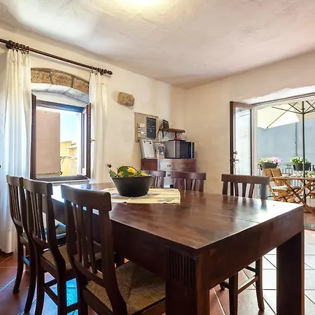 Esclusiva Dimora Storica Nel Cuore Del Borgo Medievale---- Exclusive Historical House Inside The Medieval Village *