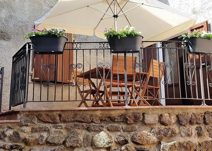 Esclusiva Dimora Storica Nel Cuore Del Borgo Medievale---- Exclusive Historical House Inside The Medieval Village *