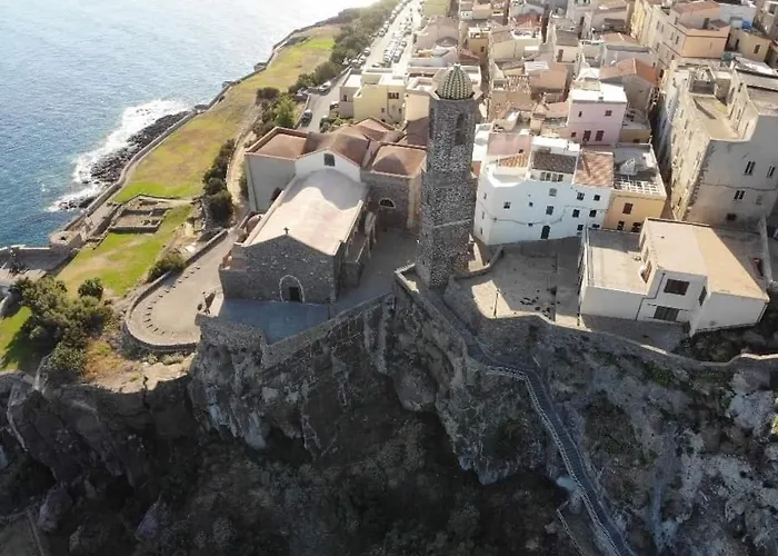 Esclusiva Dimora Storica Nel Cuore Del Borgo Medievale---- Exclusive Historical House Inside The Medieval Village