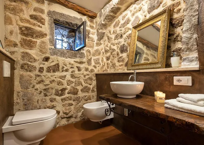 Esclusiva Dimora Storica Nel Cuore Del Borgo Medievale---- Exclusive Historical House Inside The Medieval Village * Castelsardo