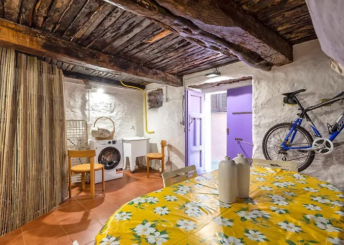 Esclusiva Dimora Storica Nel Cuore Del Borgo Medievale---- Exclusive Historical House Inside The Medieval Village