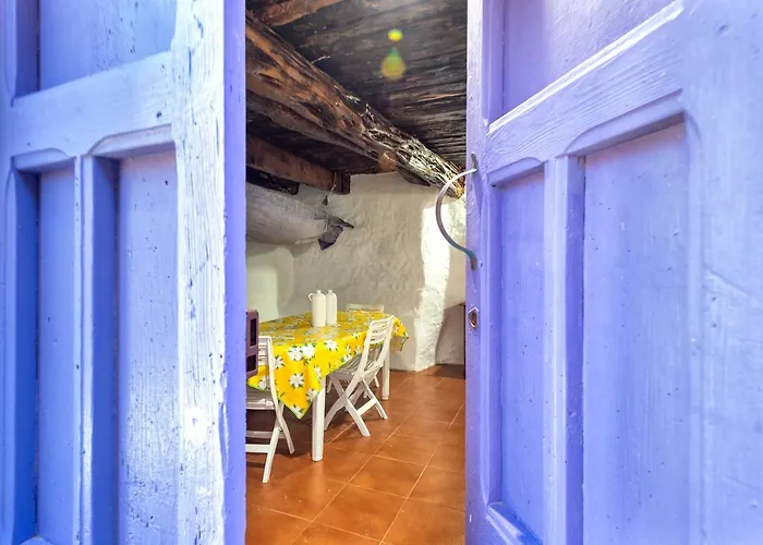 Esclusiva Dimora Storica Nel Cuore Del Borgo Medievale---- Exclusive Historical House Inside The Medieval Village
