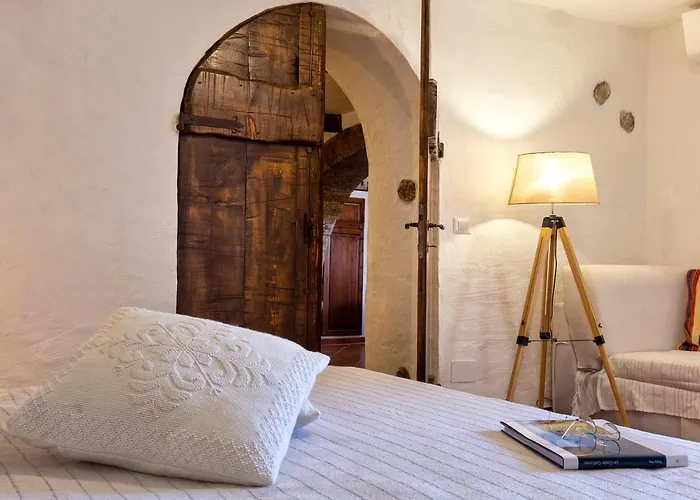 Esclusiva Dimora Storica Nel Cuore Del Borgo Medievale---- Exclusive Historical House Inside The Medieval Village Castelsardo