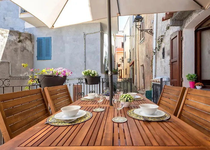 Lejlighed Esclusiva Dimora Storica Nel Cuore Del Borgo Medievale---- Exclusive Historical House Inside The Medieval Village Castelsardo