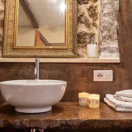 Apartment Esclusiva Dimora Storica Nel Cuore Del Borgo Medievale---- Exclusive Historical House Inside The Medieval Village *