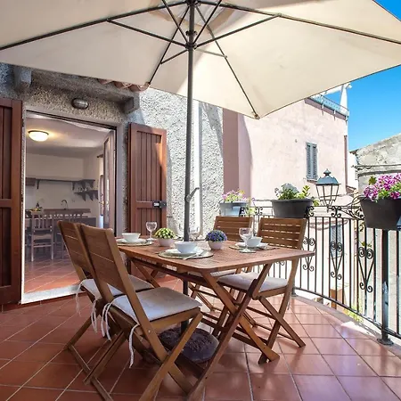 Esclusiva Dimora Storica Nel Cuore Del Borgo Medievale---- Exclusive Historical House Inside The Medieval Village Appartement *