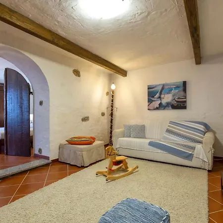 Esclusiva Dimora Storica Nel Cuore Del Borgo Medievale---- Exclusive Historical House Inside The Medieval Village Castelsardo