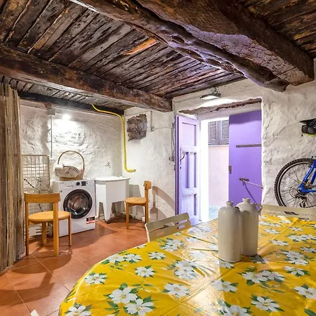 Esclusiva Dimora Storica Nel Cuore Del Borgo Medievale---- Exclusive Historical House Inside The Medieval Village