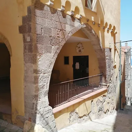 Esclusiva Dimora Storica Nel Cuore Del Borgo Medievale---- Exclusive Historical House Inside The Medieval Village *