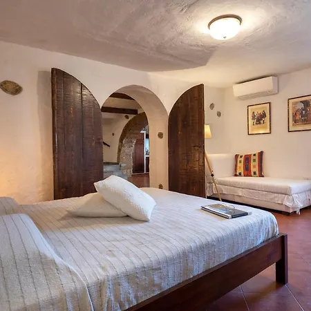 Esclusiva Dimora Storica Nel Cuore Del Borgo Medievale---- Exclusive Historical House Inside The Medieval Village Apartment Castelsardo