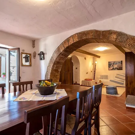 Esclusiva Dimora Storica Nel Cuore Del Borgo Medievale---- Exclusive Historical House Inside The Medieval Village Apartment *