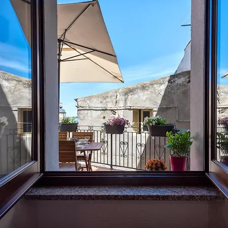 Esclusiva Dimora Storica Nel Cuore Del Borgo Medievale---- Exclusive Historical House Inside The Medieval Village Apartment *