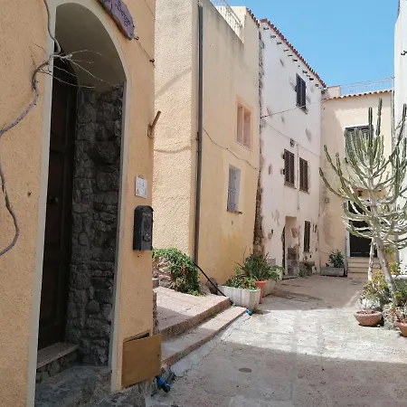 Esclusiva Dimora Storica Nel Cuore Del Borgo Medievale---- Exclusive Historical House Inside The Medieval Village Apartament