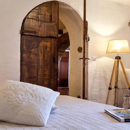 Esclusiva Dimora Storica Nel Cuore Del Borgo Medievale---- Exclusive Historical House Inside The Medieval Village Castelsardo