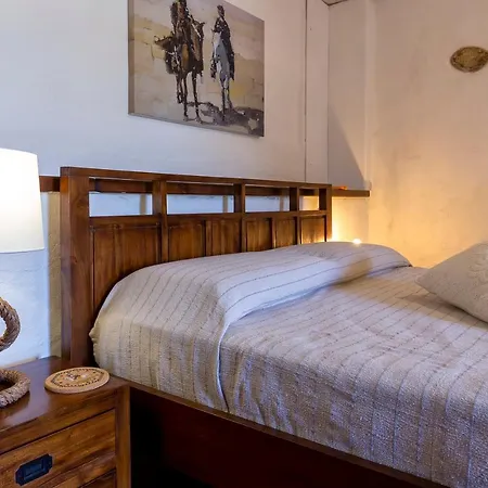 Esclusiva Dimora Storica Nel Cuore Del Borgo Medievale---- Exclusive Historical House Inside The Medieval Village Castelsardo