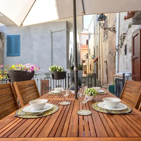 Apartment Esclusiva Dimora Storica Nel Cuore Del Borgo Medievale---- Exclusive Historical House Inside The Medieval Village Castelsardo