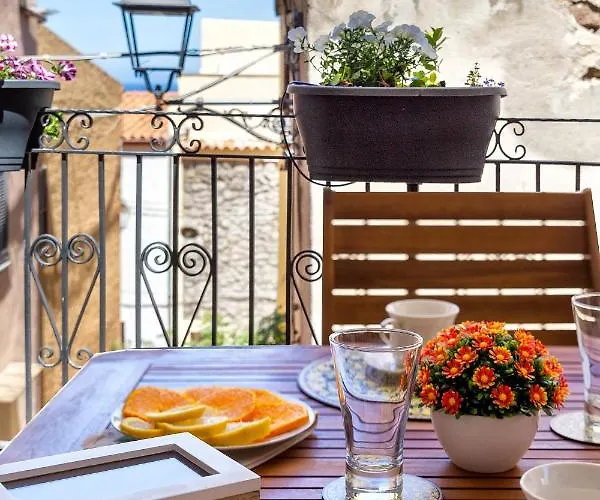 Esclusiva Dimora Storica Nel Cuore Del Borgo Medievale---- Exclusive Historical House Inside The Medieval Village * Castelsardo