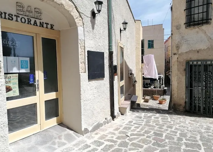 Esclusiva Dimora Storica Nel Cuore Del Borgo Medievale---- Exclusive Historical House Inside The Medieval Village * Castelsardo