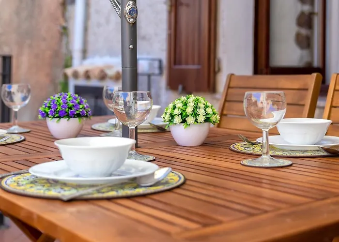 Apartamento Esclusiva Dimora Storica Nel Cuore Del Borgo Medievale---- Exclusive Historical House Inside The Medieval Village *