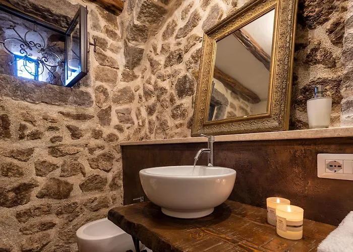 Esclusiva Dimora Storica Nel Cuore Del Borgo Medievale---- Exclusive Historical House Inside The Medieval Village Apartamento Castelsardo