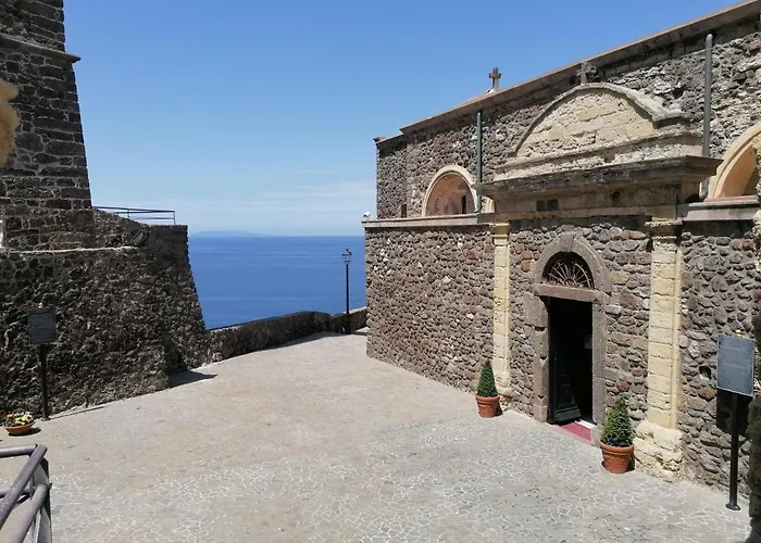 Esclusiva Dimora Storica Nel Cuore Del Borgo Medievale---- Exclusive Historical House Inside The Medieval Village