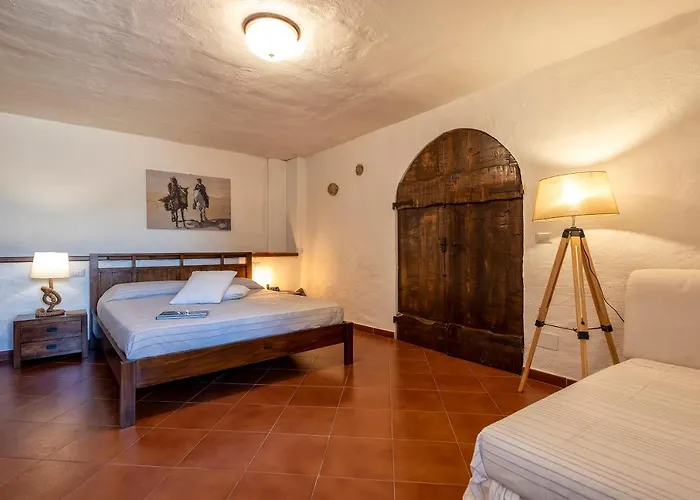 Esclusiva Dimora Storica Nel Cuore Del Borgo Medievale---- Exclusive Historical House Inside The Medieval Village * Castelsardo